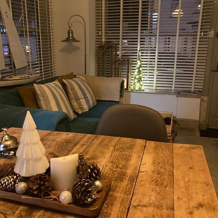 "Prospect House" - Two Private Apartments In This 17Th Century Cottage - Apartment 2 Has A Kids Cabin Bunk Room - Book Both Apartments For One Large House With Connecting Door In Lobby - Public Parking Outside ルー エクステリア 写真