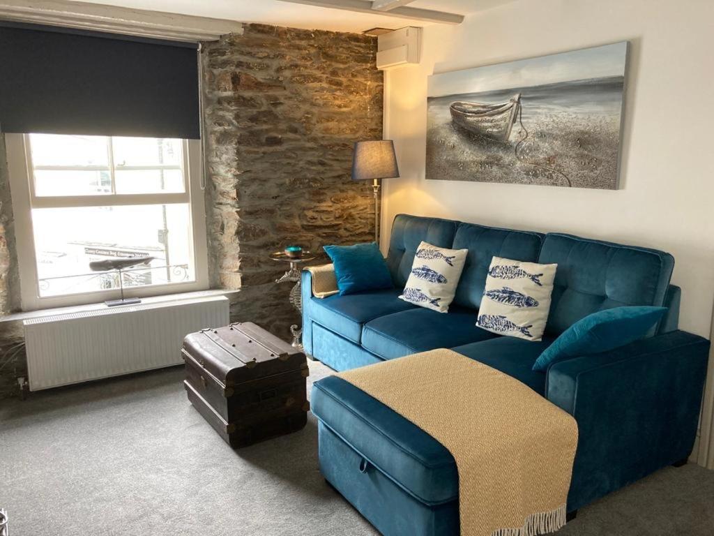 "Prospect House" - Two Private Apartments In This 17Th Century Cottage - Apartment 2 Has A Kids Cabin Bunk Room - Book Both Apartments For One Large House With Connecting Door In Lobby - Public Parking Outside ルー エクステリア 写真