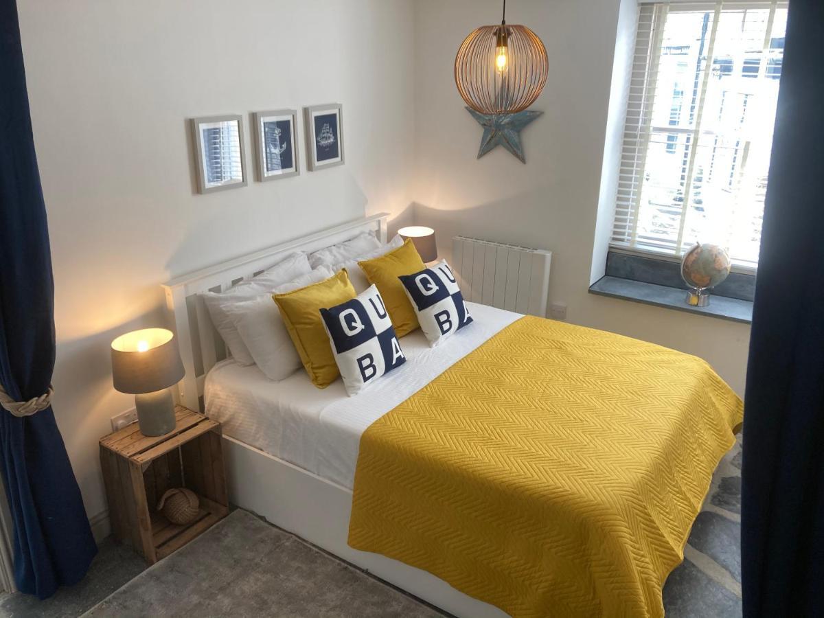 "Prospect House" - Two Private Apartments In This 17Th Century Cottage - Apartment 2 Has A Kids Cabin Bunk Room - Book Both Apartments For One Large House With Connecting Door In Lobby - Public Parking Outside ルー エクステリア 写真