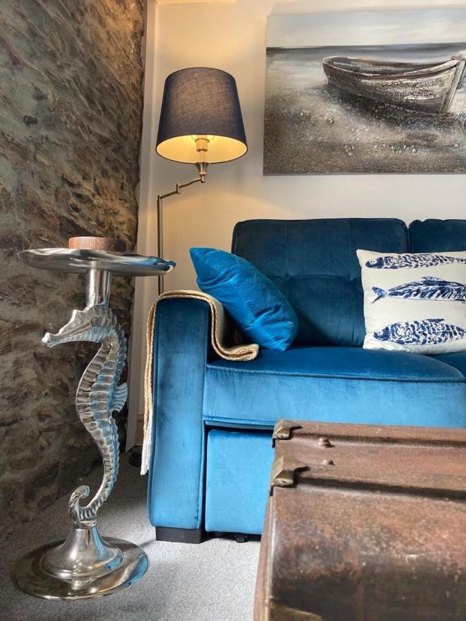 "Prospect House" - Two Private Apartments In This 17Th Century Cottage - Apartment 2 Has A Kids Cabin Bunk Room - Book Both Apartments For One Large House With Connecting Door In Lobby - Public Parking Outside ルー エクステリア 写真